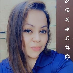 Meet your Posher, Cynthia